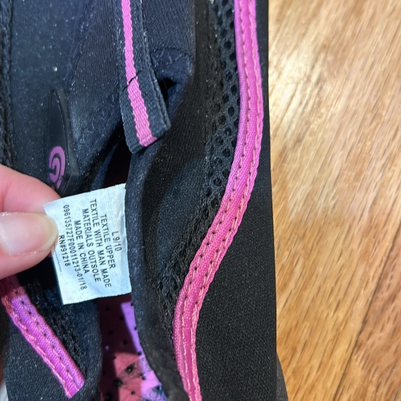 Water shoes worn but plenty of life left! - Picture 6 of 13